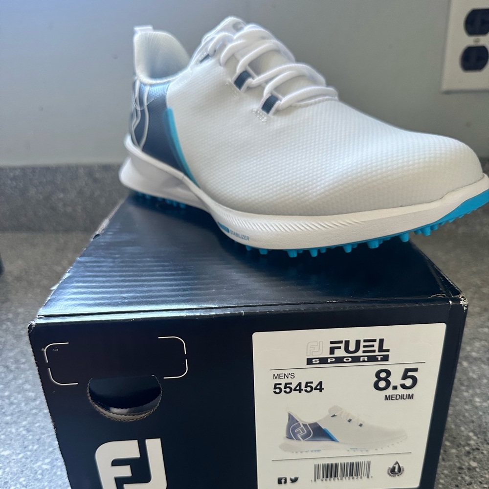 Footjoy Spikeless golf shoes